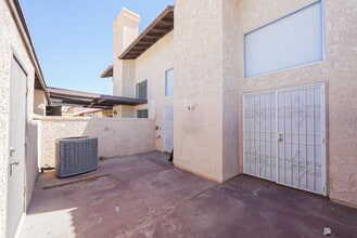 Building Photo - 2155 S 14th Ave