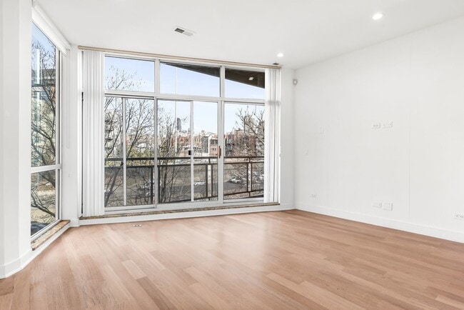 Foto del edificio - 914 W Hubbard St