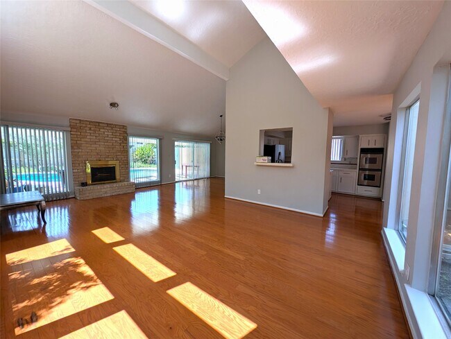 Foto del edificio - 1310 S Kirkwood Rd