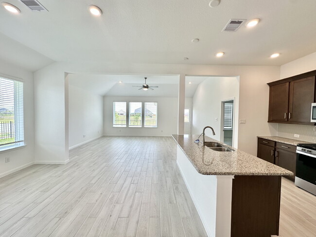 Foto del edificio - Brand New 3 Bed / 2 Bath Home with Water V...