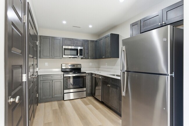 Building Photo - Delaney Way- 112