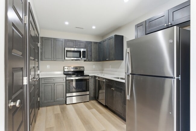 Building Photo - Macy Way - 113