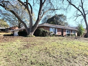 Building Photo - 484 Planters Rd