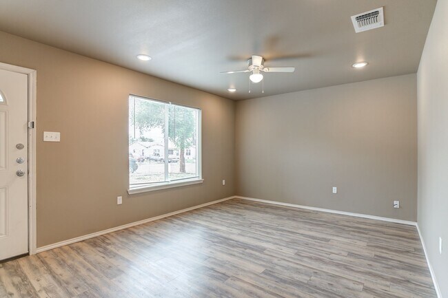 Foto del edificio - Cozy 3 Bedroom