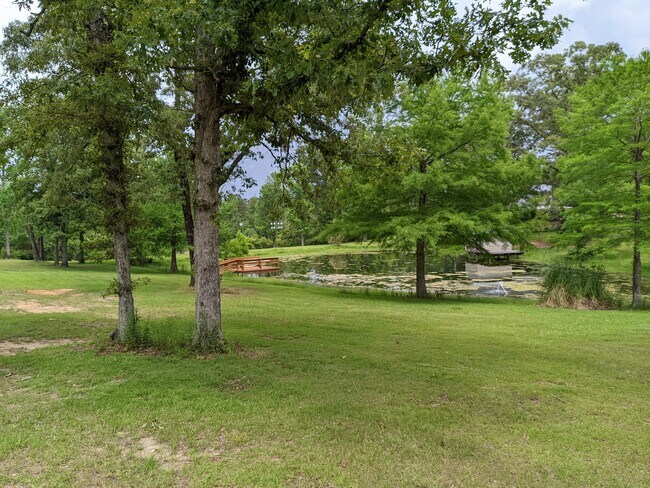 Building Photo - 132 Normandy Dr