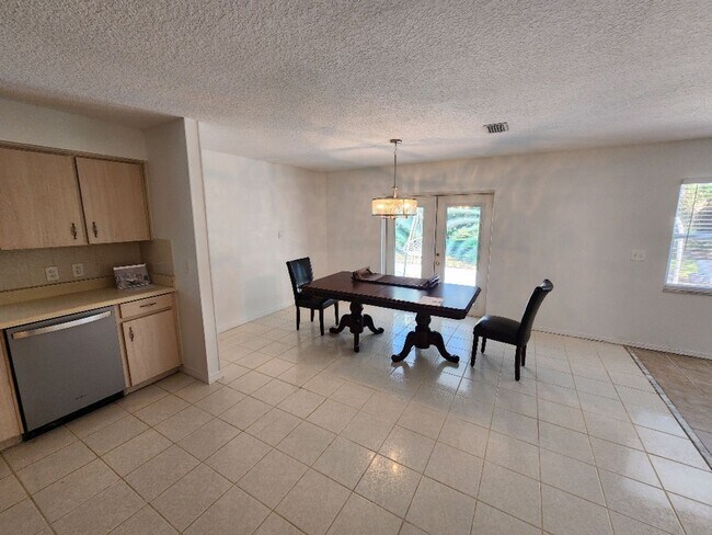 Foto del edificio - Charming 2 Bed 2 Bath Beachside Home