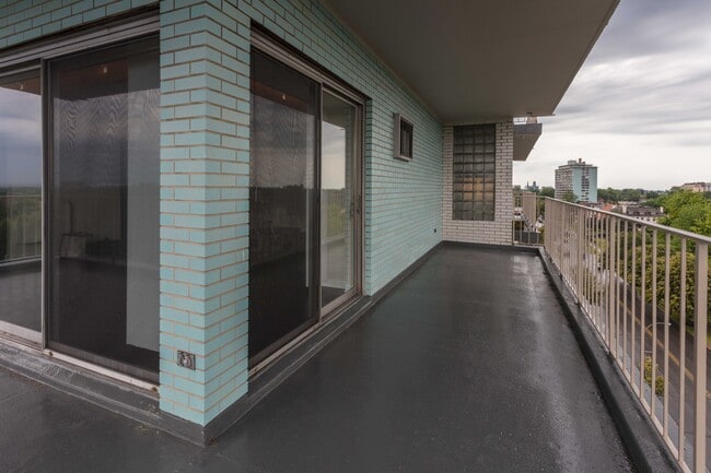 Building Photo - 1217 The Delaware