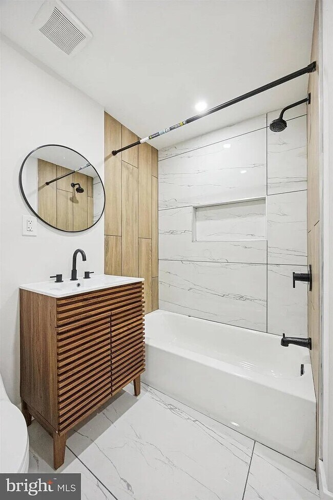 Foto del edificio - 4522 Baker St