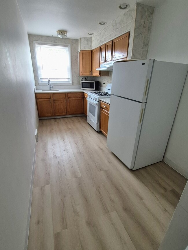 Kitchen - 1510 67th Ave