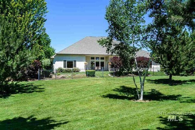 Building Photo - Gorgeous Eagle Home w/4 Beds 3 Full Baths ...