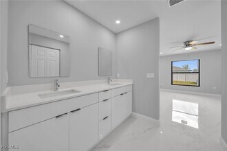 Building Photo - 2001 NW 20th St