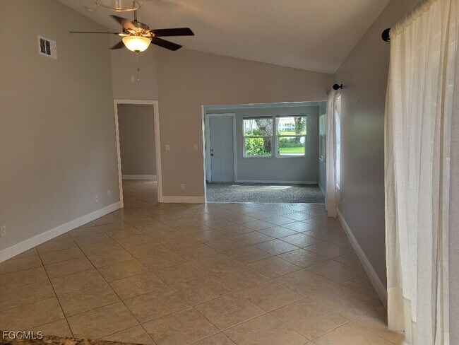 Foto del edificio - 14807 Crooked Pond Ct