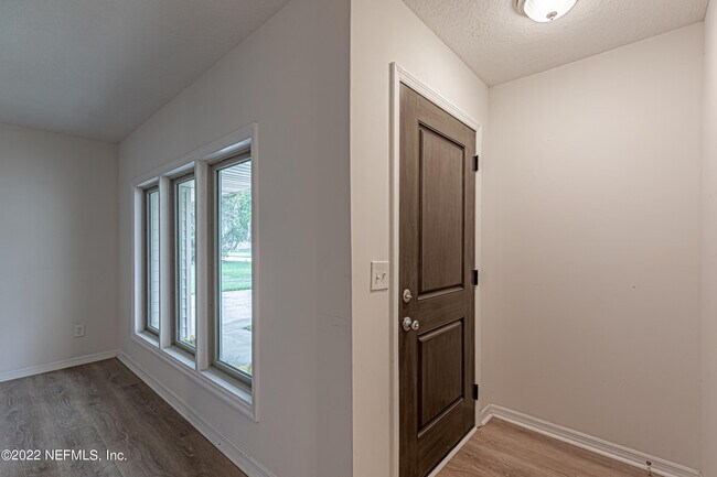 Building Photo - 1667 Morningside Dr