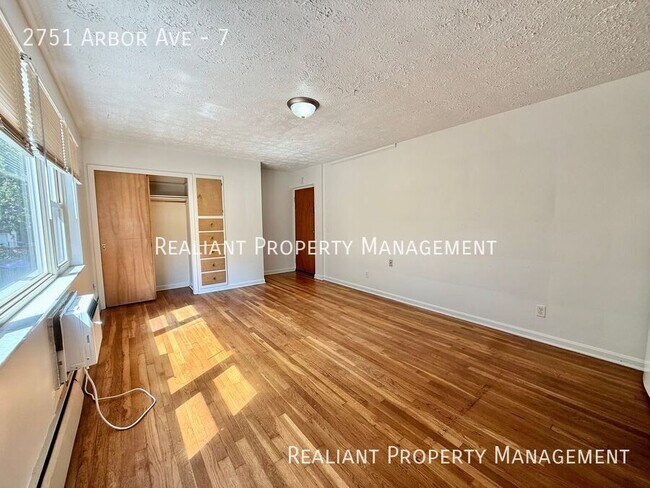 Foto del edificio - 2751 Arbor Ave