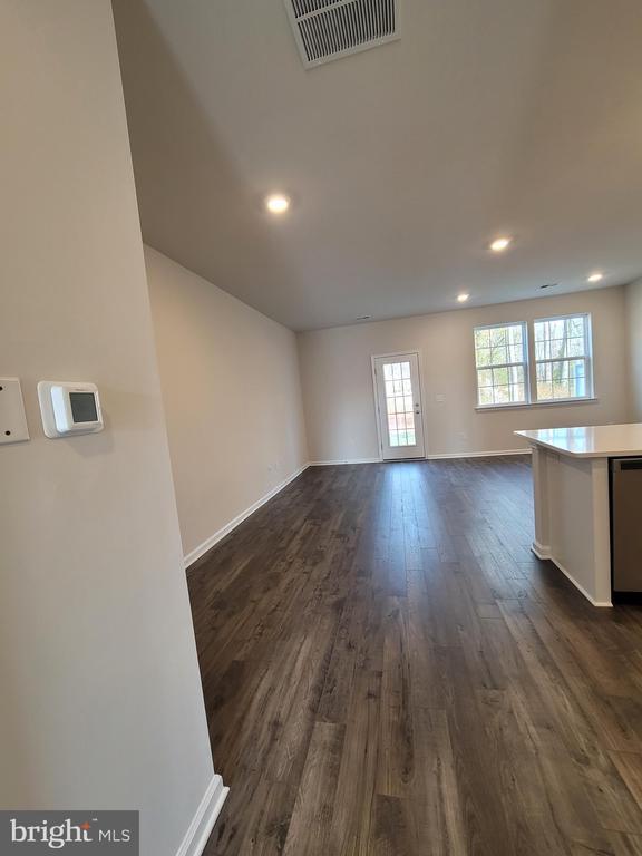 Foto del edificio - 18 Elliot Ln