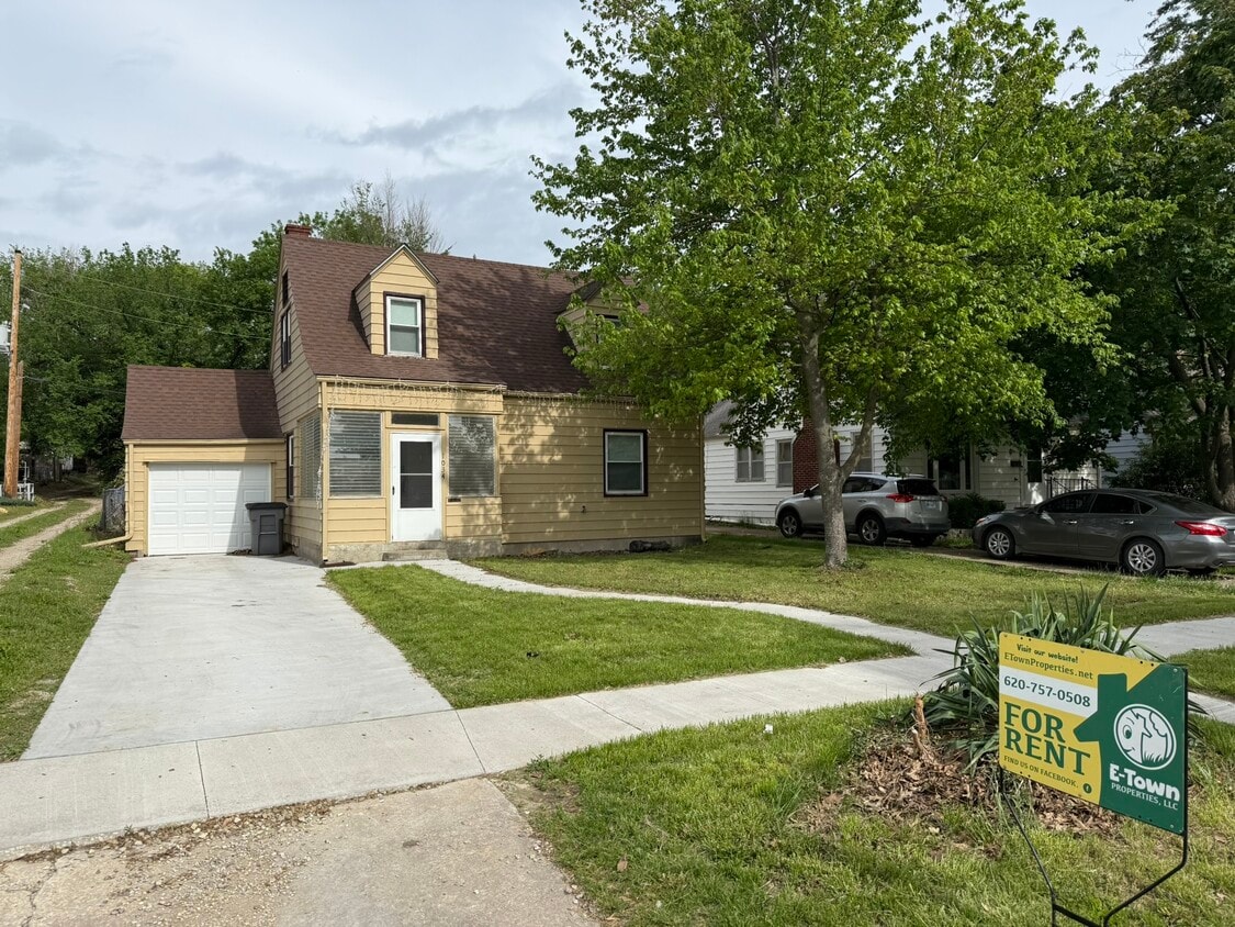 Primary Photo - 1034 Lawrence St