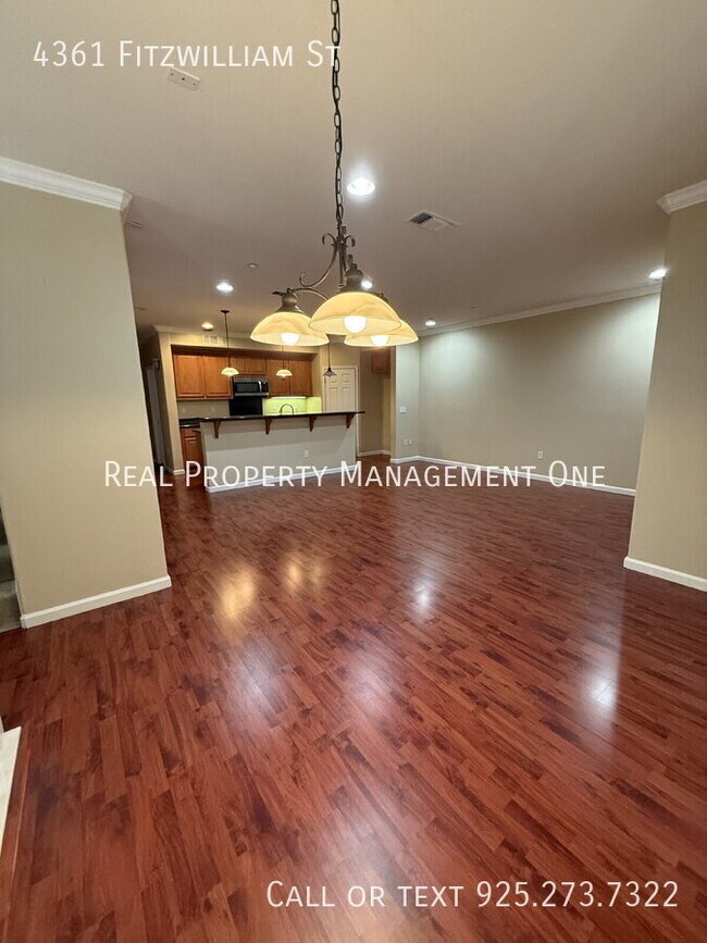 Foto del edificio - 4361 Fitzwilliam St