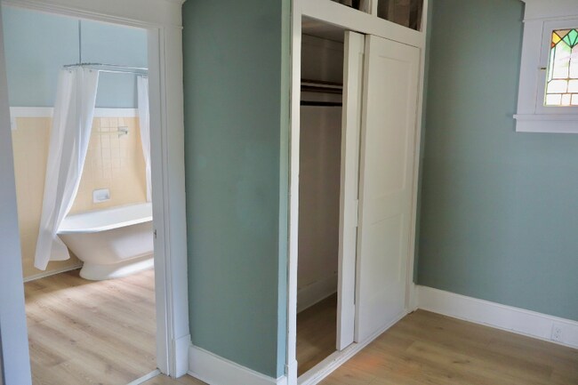 Foto del edificio - 2441 Hord Ave