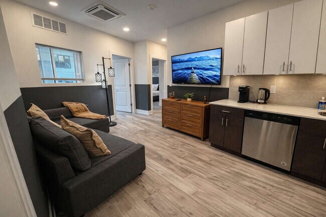 Foto del edificio - 1214 N American St