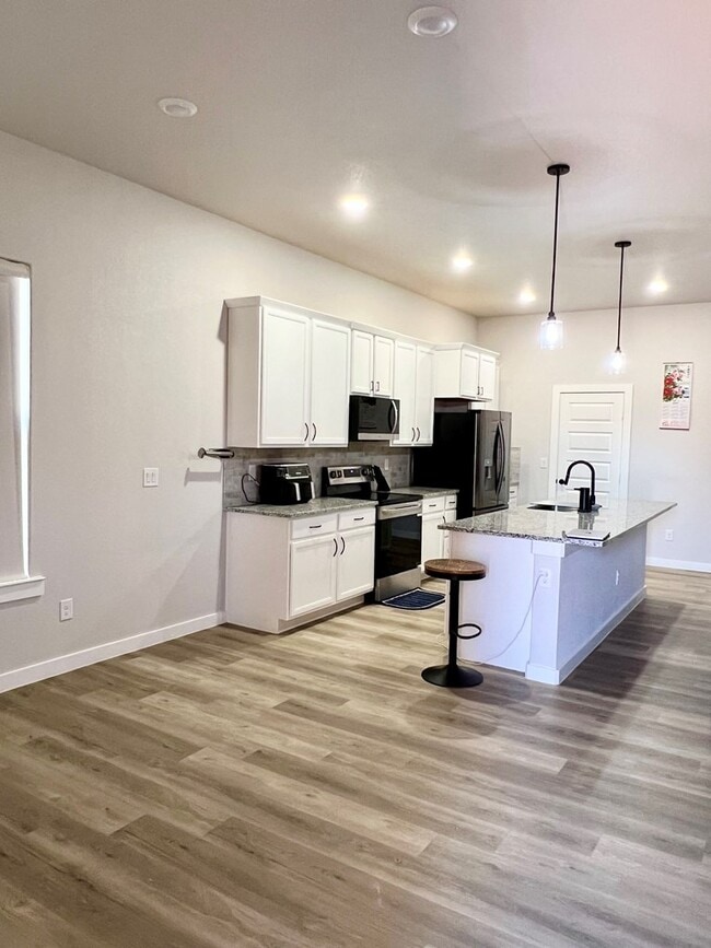 Foto del edificio - 301 Panhandle Dr