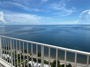 Building Photo - 881 Ocean Dr