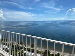 Building Photo - 881 Ocean Dr