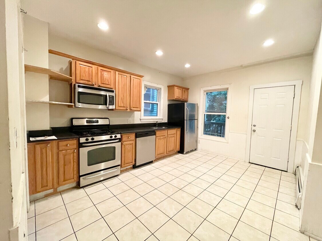 Foto principal - 61 Hillside St