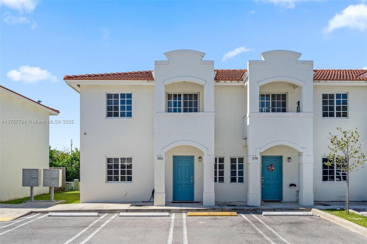Primary Photo - Franky home FL City