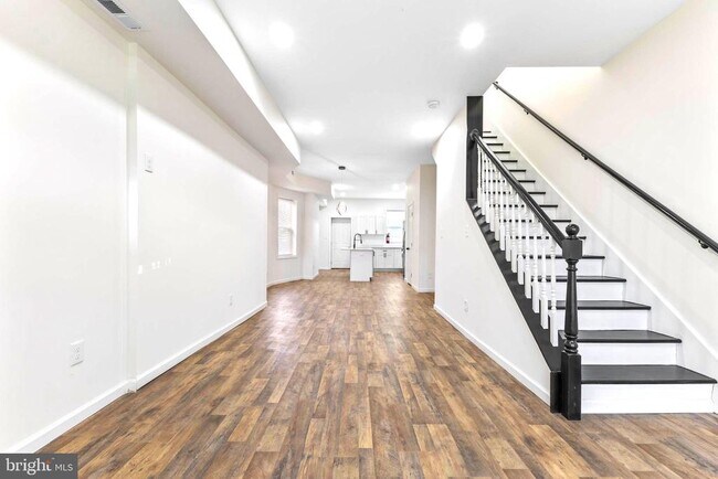 Foto del edificio - 3324 Edmondson Ave