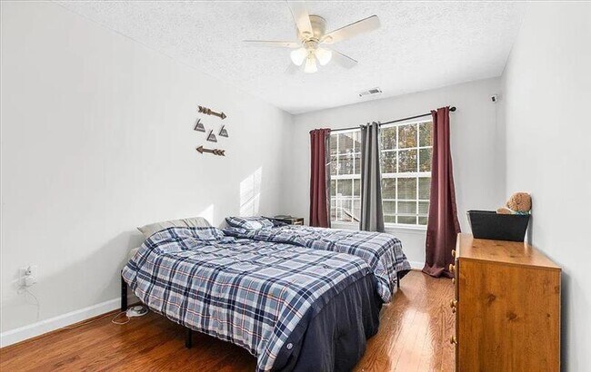 Foto del edificio - Stunning spacious 2 bedroom 2 bathroom unit