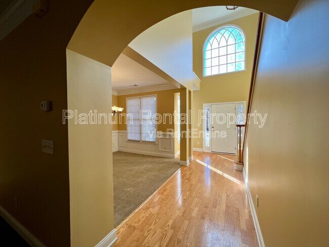 Foto del edificio - 1460 White Flowers Ln