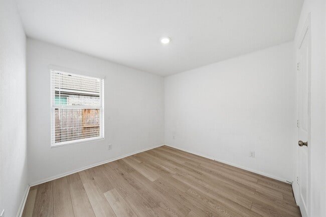 Building Photo - 7335 Greenbriar Cayon Ln