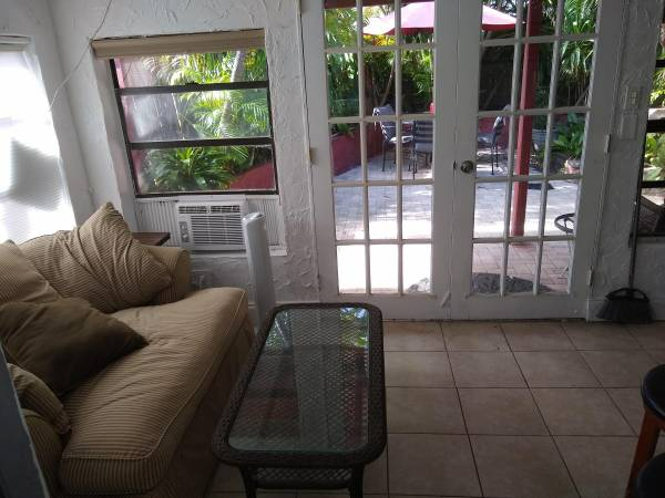 Foto del edificio - 3261 NE 14th Ave