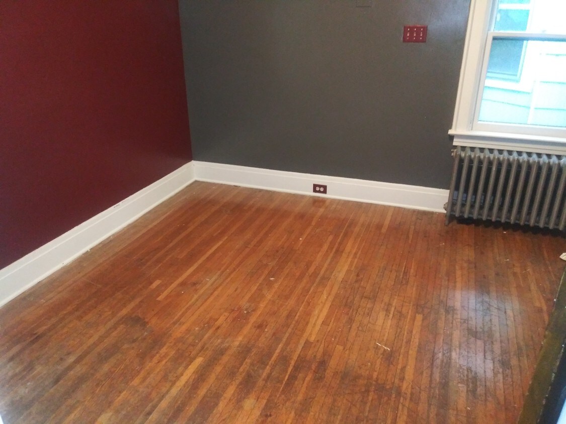 Master bedroom - 259 Breckenridge St
