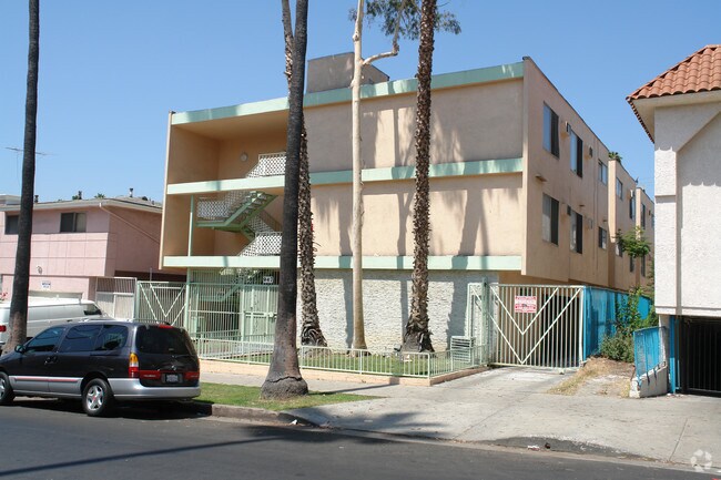 Building Photo - 947 S Westmoreland Ave