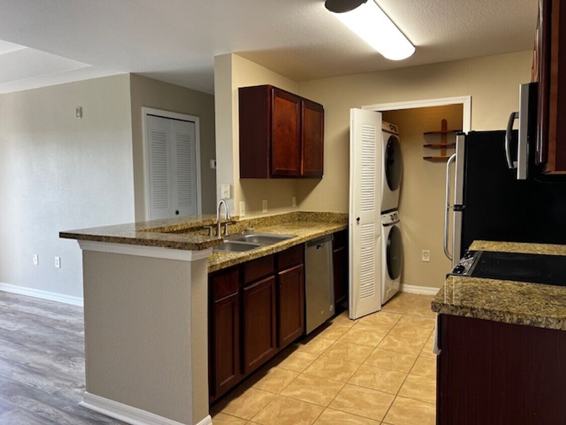 Primary Photo - 2/2 Condo in great location