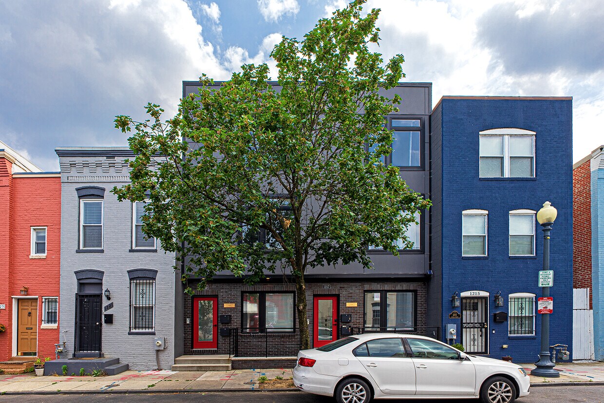 Primary Photo - 1219 Wylie St NE