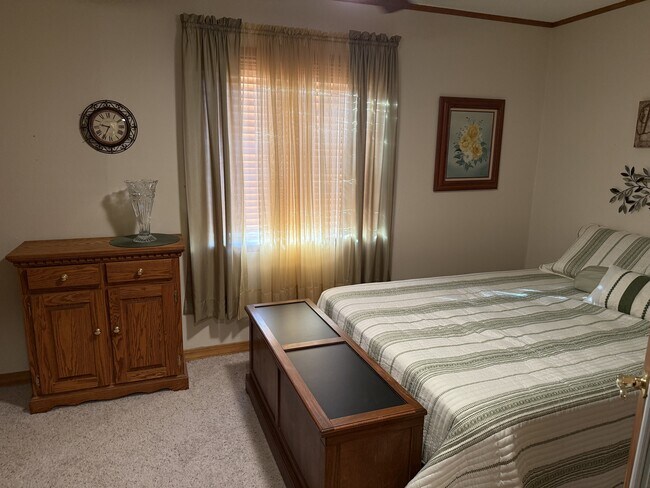 Foto del edificio - 259 E Oakland St