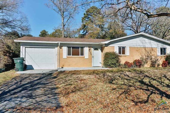 Building Photo - 2420 Terilinga Dr