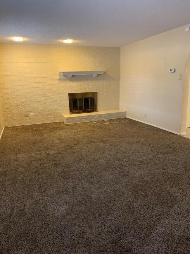 Foto del edificio - 3312 Tanglewood Ln