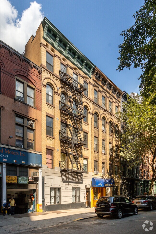 Building Photo - 309 E 92nd St