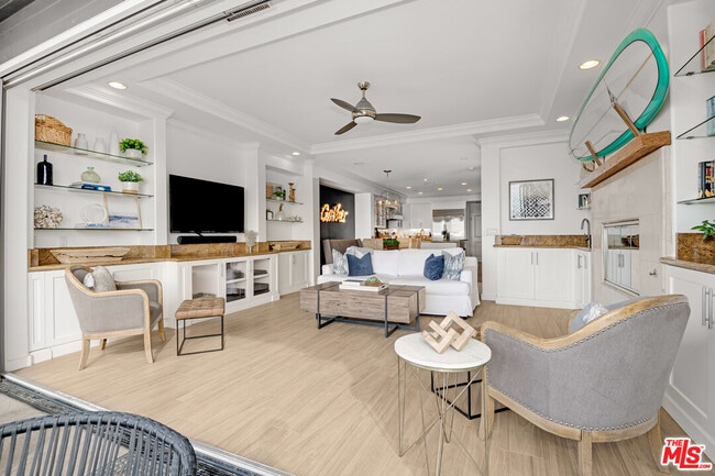 Foto del edificio - 2400 W Oceanfront