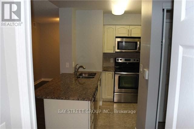 Building Photo - 35 Hollywood Ave