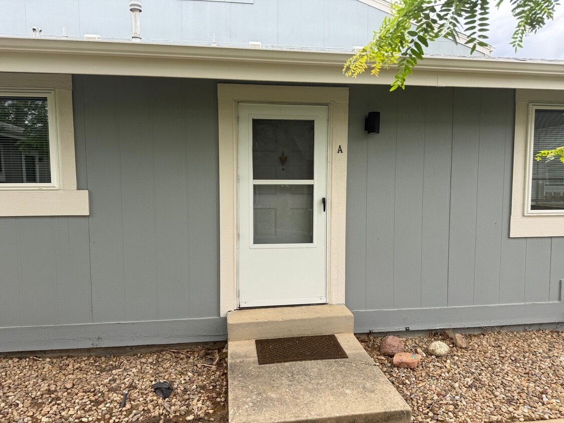 Close to Campus- 4155 - Close to Campus- 4155