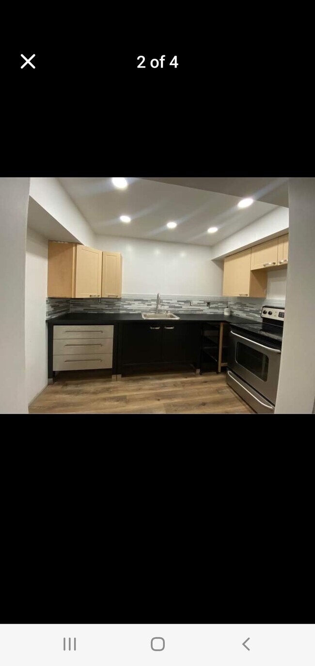 Foto del edificio - 4290 W 10th Ct