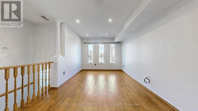 Photo du bâtiment - 1050 Bristol Rd W