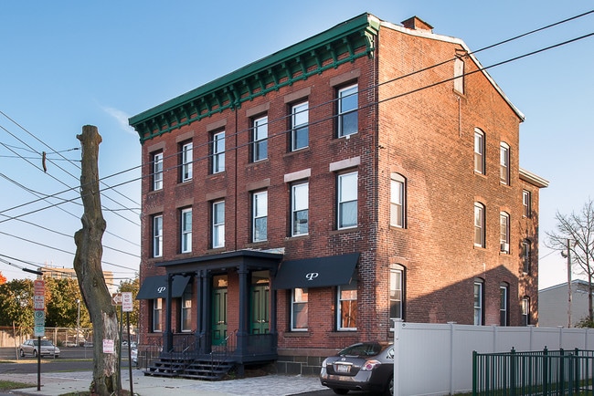 Building Photo - 574 George Street