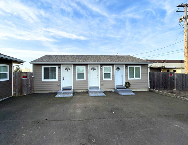 Foto del edificio - 3361 Portland Rd NE