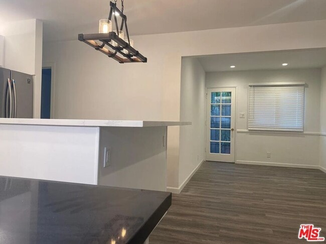 Foto del edificio - 8331 Blackburn Ave