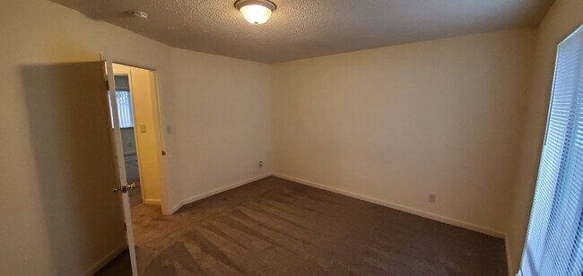 Building Photo - 3830 Annadale Ln